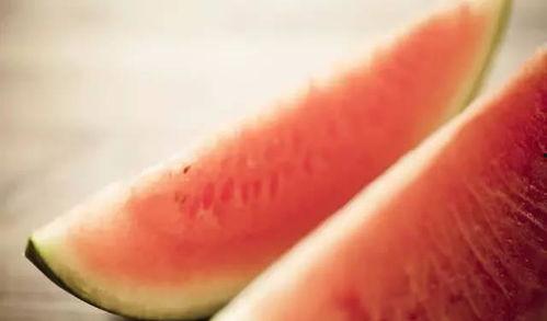 瓜地里吃西瓜作文,夏日西瓜的甜蜜之旅